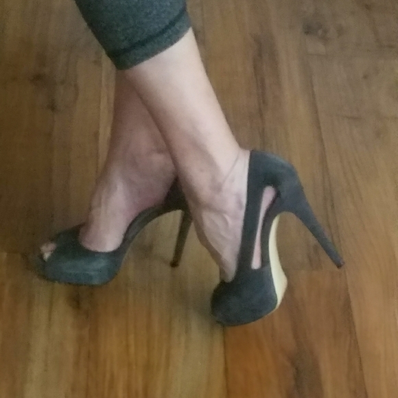 D&G heels, 4 in high, sz 37.5 - Picture 4 of 9